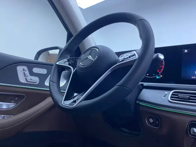 Mercedes-Benz GLE-Class — Фото автомобиля 14