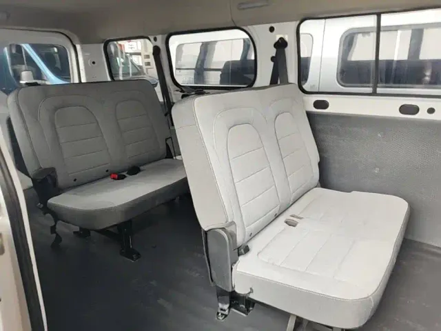 Wuling Yangguang — Фото автомобиля 12