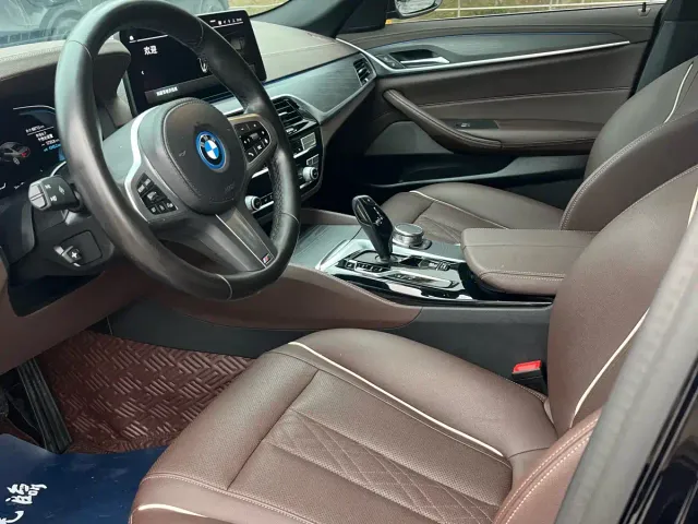 BMW 5 Series — Фото автомобиля 8