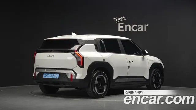 Kia EV3 — Фото автомобиля 2
