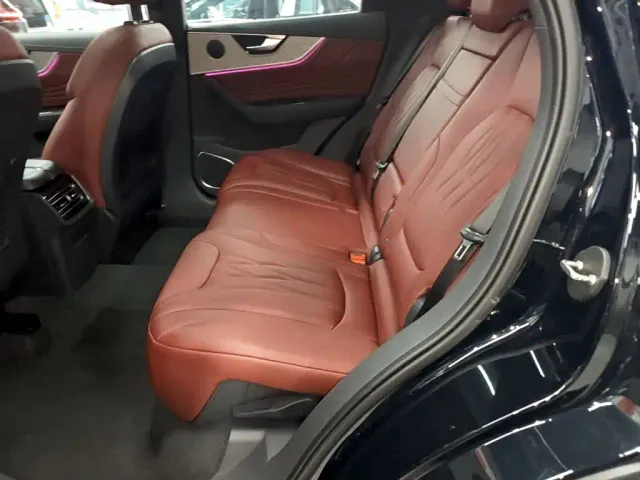 Hongqi HS5 — Фото автомобиля 16