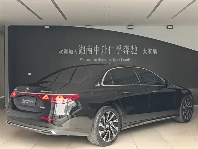 Mercedes-Benz E-Class — Фото автомобиля 6