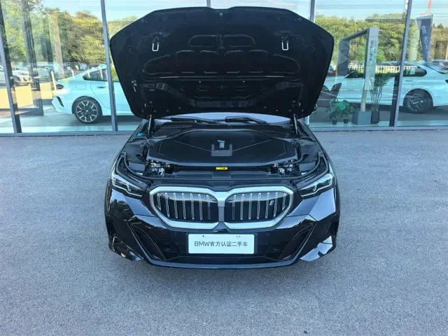 BMW i5 — Фото автомобиля 21
