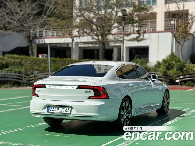 Volvo S90 — Фото автомобиля 4