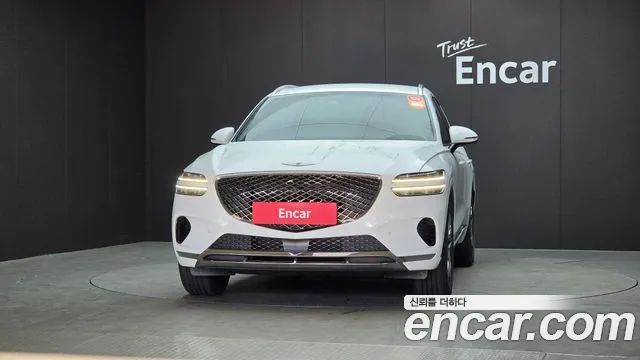 Genesis GV70 — Фото автомобиля 3