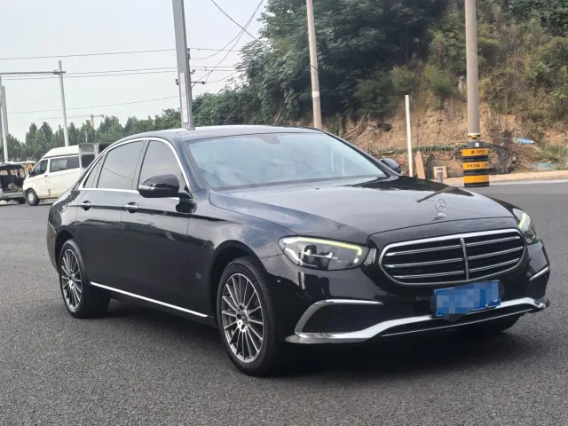 Mercedes-Benz E-Class — Фото автомобиля 17