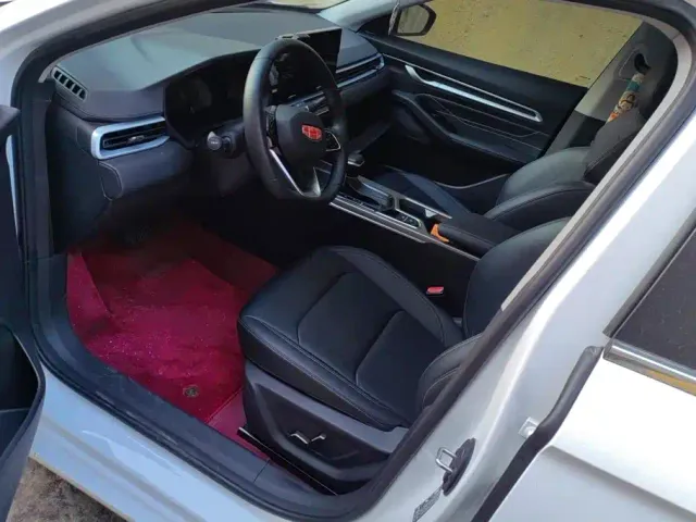 Geely Emgrand — Фото автомобиля 9