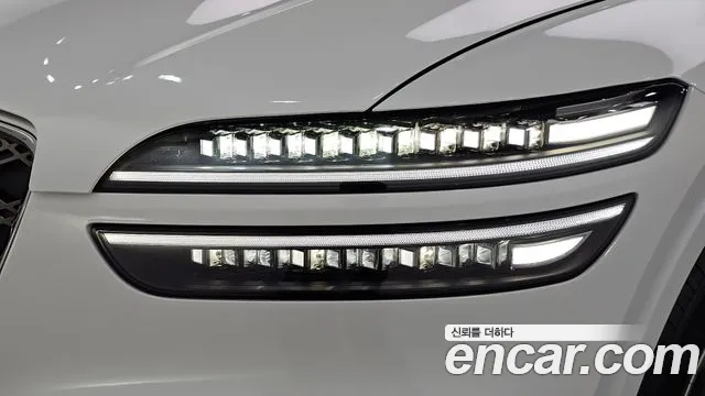 Genesis GV70 — Фото автомобиля 7