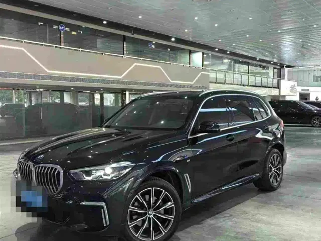 Фотография автомобиля — BMW X5