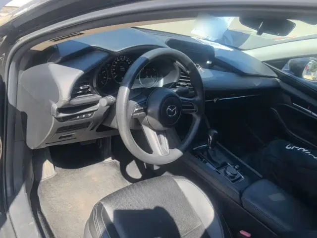 Mazda Axela — Фото автомобиля 9
