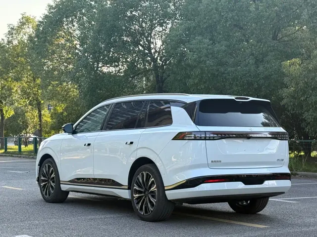Dongfeng eπ 008 — Фото автомобиля 6