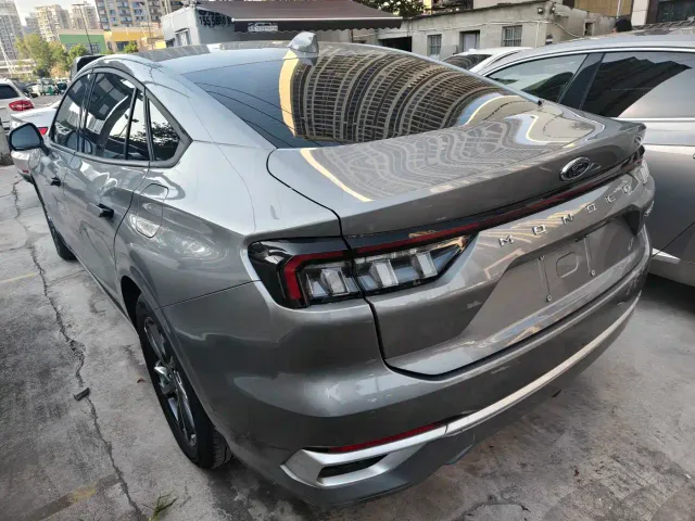 Ford Mondeo — Фото автомобиля 6