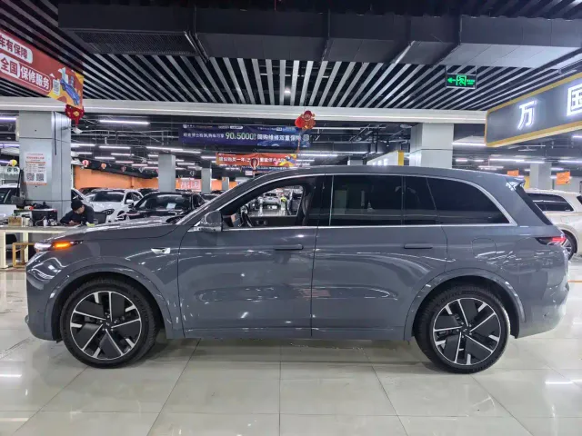 Li Auto L8 — Фото автомобиля 3
