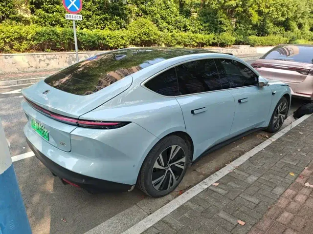 Nio ET5 — Фото автомобиля 2