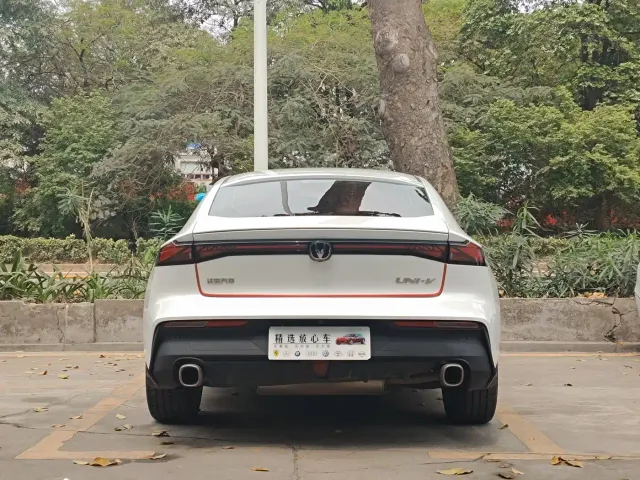 Changan UNI-V — Фото автомобиля 20
