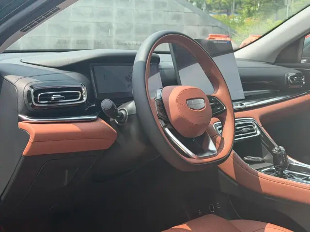 Geely Emgrand — Фото автомобиля 13