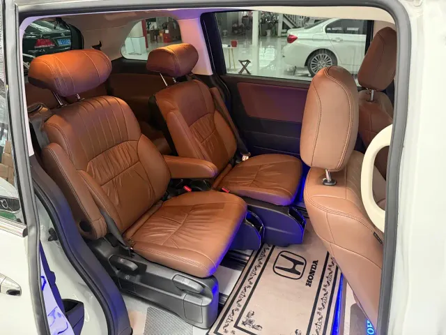 Honda Odyssey — Фото автомобиля 10
