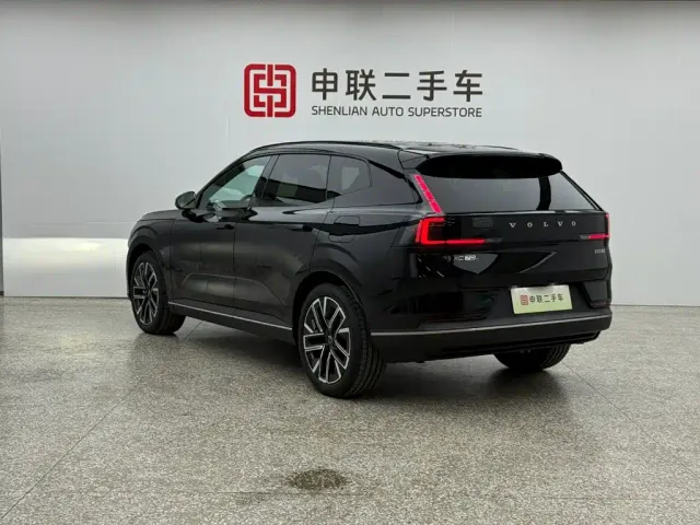 Volvo XC70 Plug-in Hybrid — Фото автомобиля 3