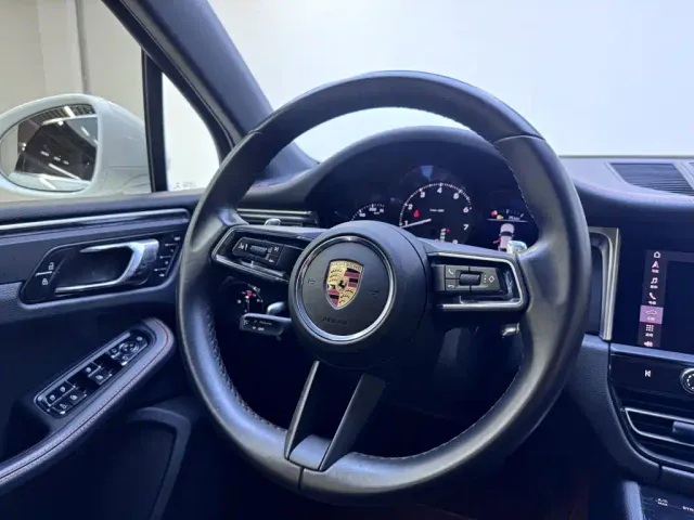 Porsche Macan — Фото автомобиля 14