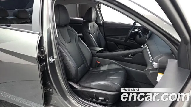 Hyundai Avante CN7 — Фото автомобиля 11