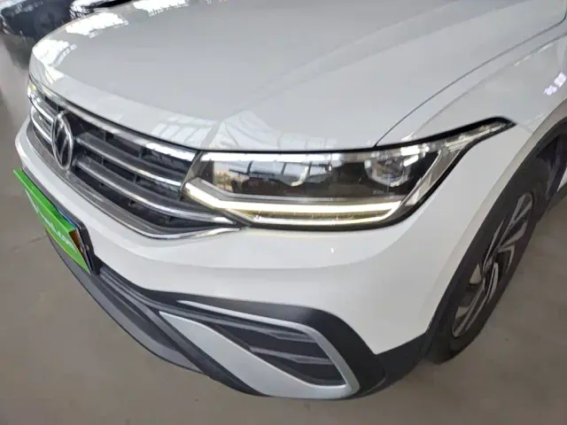 Volkswagen Tiguan L — Фото автомобиля 23