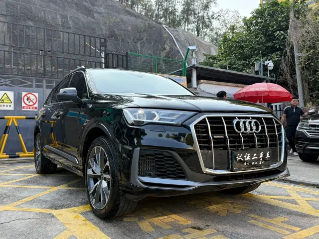 Audi Q7 — Фото автомобиля 6