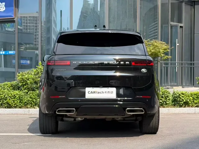 Land Rover Range Rover Sport — Фото автомобиля 4