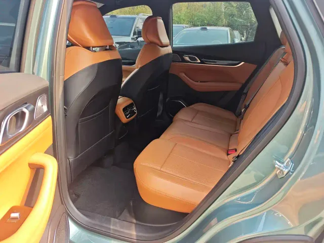 Geely Boyue L — Фото автомобиля 9