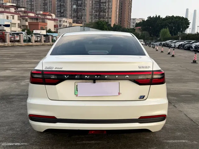 Venucia D60 EV — Фото автомобиля 14