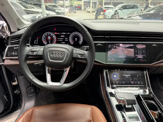 Audi Q7 — Фото автомобиля 13