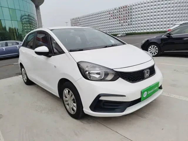 Honda Fit — Фото автомобиля 3
