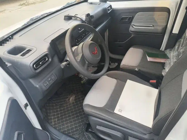 Wuling Zhiguang NEV — Фото автомобиля 11