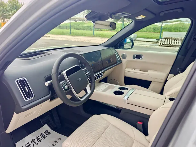 Li Auto L9 — Фото автомобиля 5