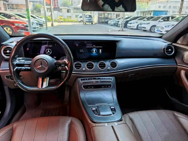 Mercedes-Benz E-Class — Фото автомобиля 5