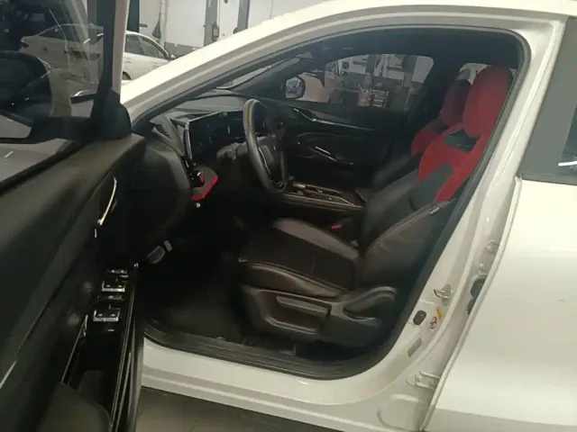 Changan X5 Plus — Фото автомобиля 14