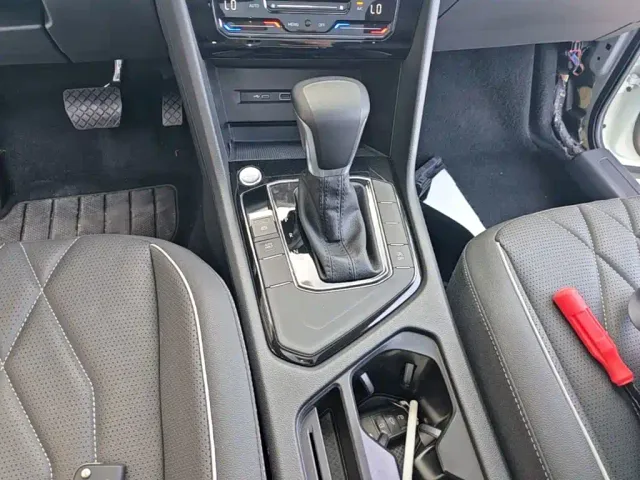 Volkswagen Tiguan L — Фото автомобиля 13