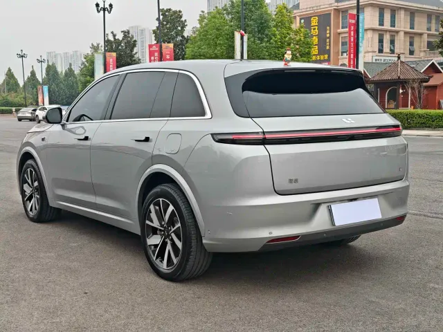 Li Auto L7 — Фото автомобиля 6