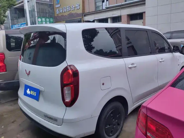 Wuling Hongguang — Фото автомобиля 3