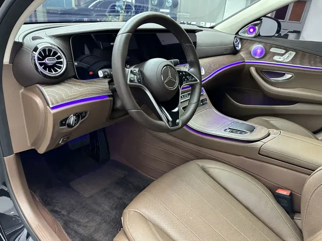 Mercedes-Benz E-Class — Фото автомобиля 12