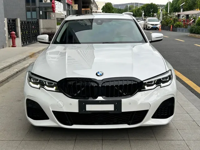 BMW 3 Series — Фото автомобиля 2