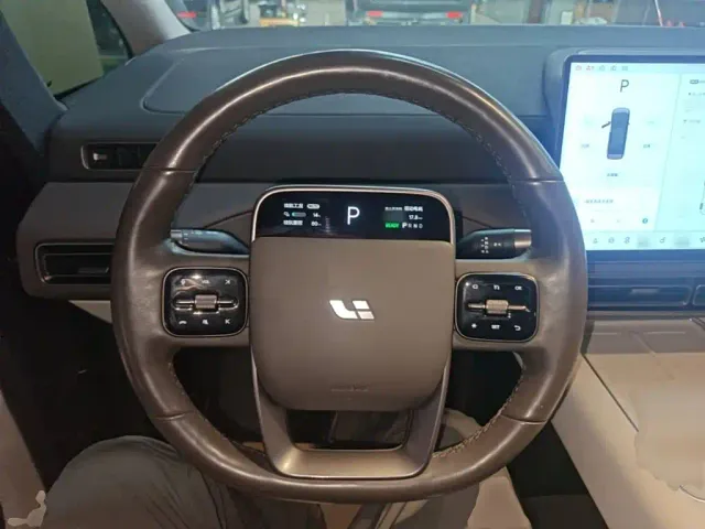 Li Auto MEGA — Фото автомобиля 10