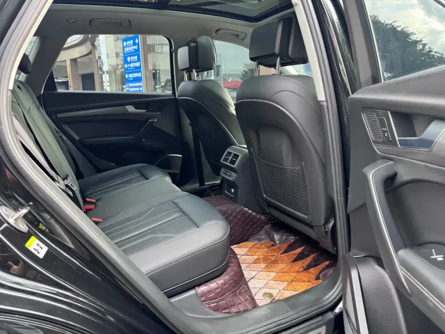 Audi Q5L — Фото автомобиля 12