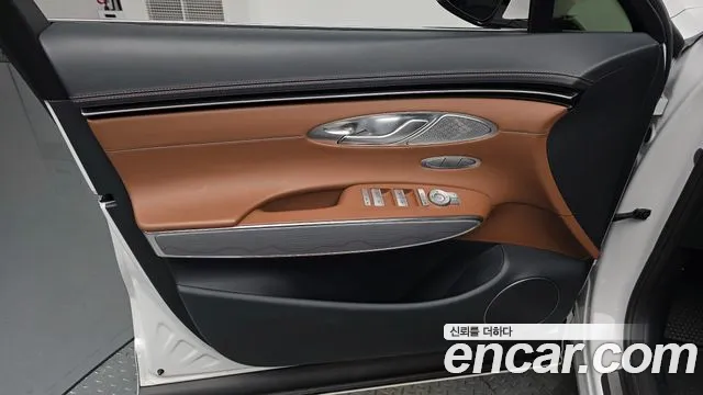 Genesis GV70 — Фото автомобиля 13