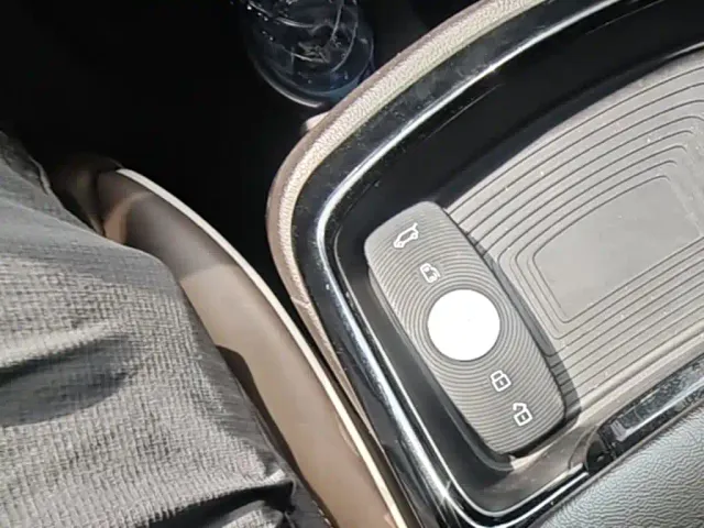 Roewe iMAX8 — Фото автомобиля 8