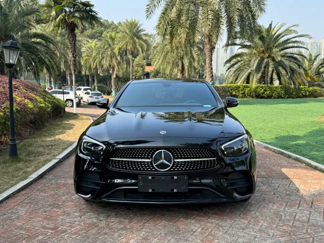 Mercedes-Benz E-Class — Фото автомобиля 2