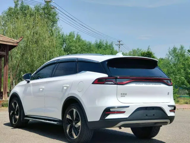 BYD Tang — Фото автомобиля 7