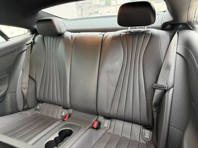 Mercedes-Benz E-Class — Фото автомобиля 6