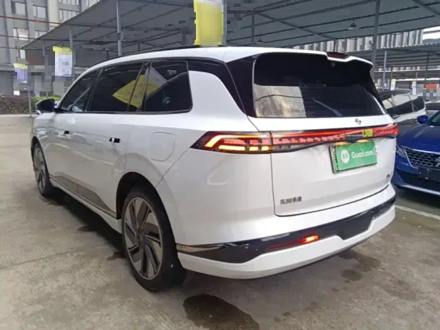 Dongfeng eπ 008 — Фото автомобиля 4