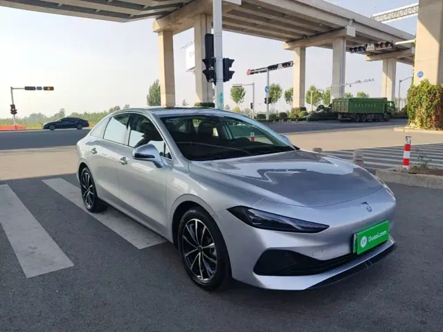Roewe D7 — Фото автомобиля 3