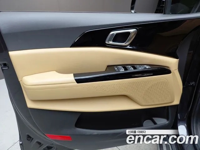Kia Carnival Generation 4 — Фото автомобиля 13
